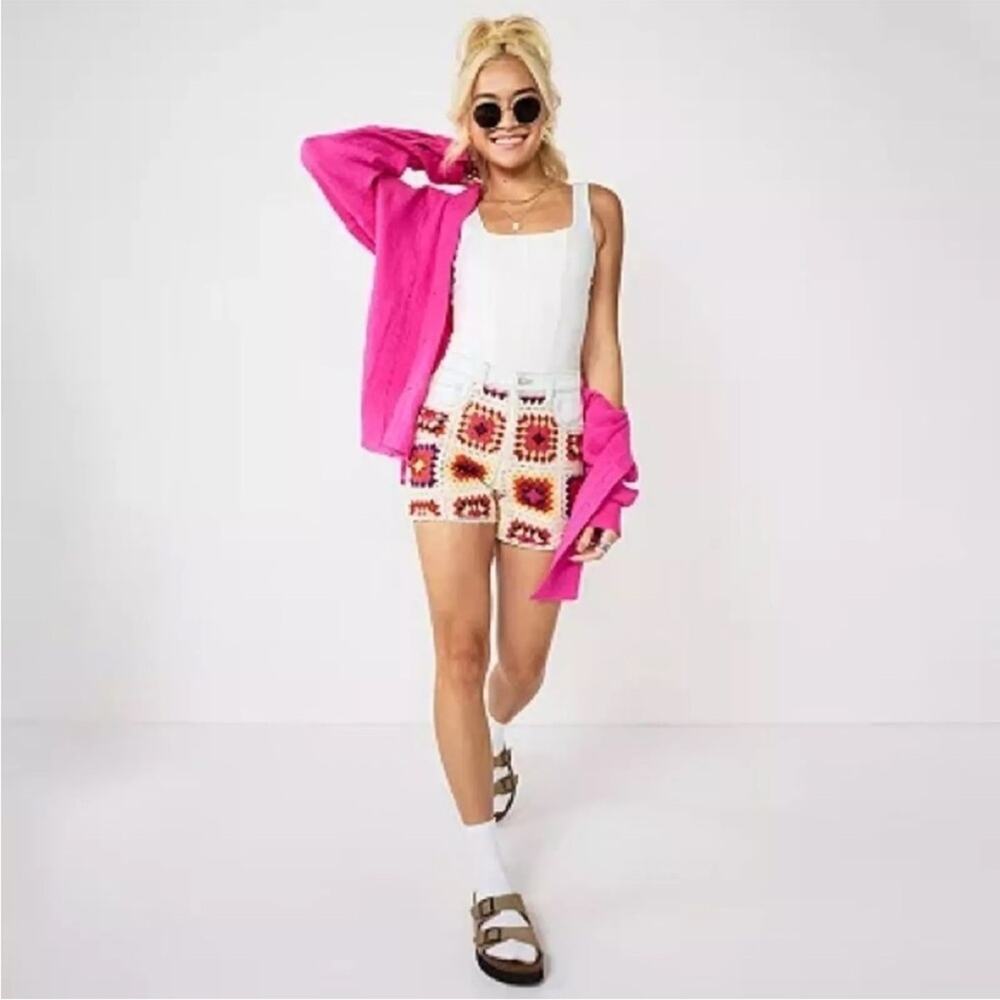 Crocheted Patchwork Boho Grannycore Button fly Festival Denim Shorts Size 27